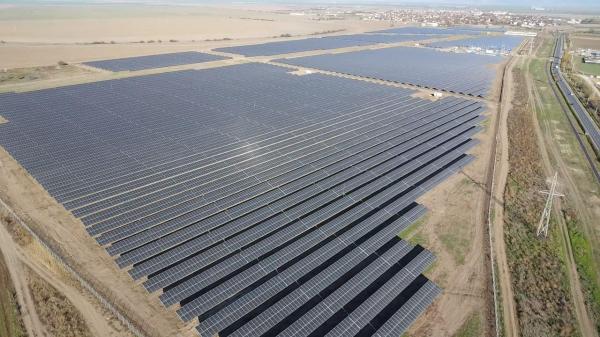 Noul parc fotovoltaic va furniza energie verde către 17.000 de gospodării