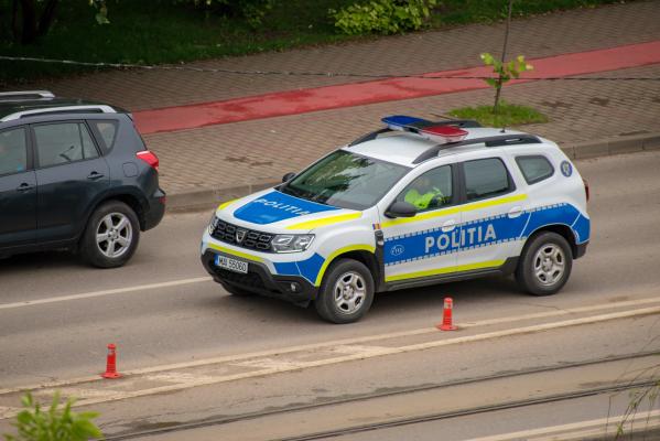 Poliţiştii din Capitală le-au reţinut