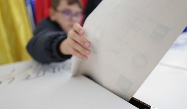 Analiză. Cine sunt cei mai activi alegători în primul tur al prezidenţialelor, în funcţie de vârstă