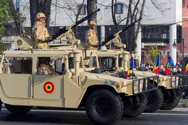 Parada militară de 1 decembrie este principala atracţie din Bucureşti, în weekend