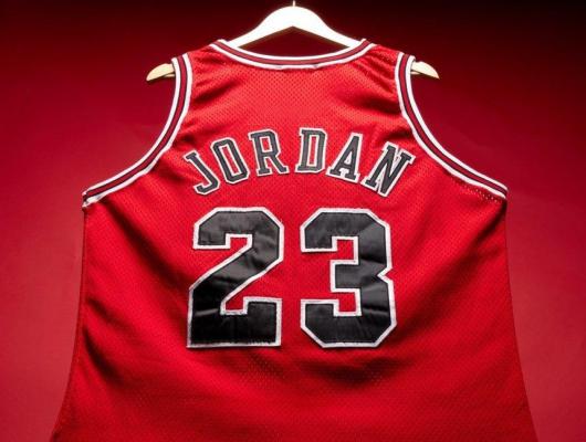 Tricou purtat de Michael Jordan