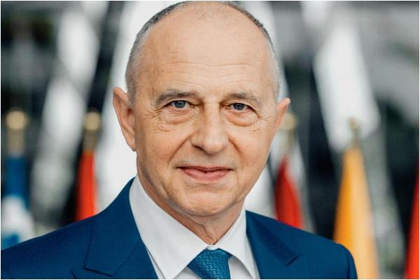 Portretul lui Mircea Geoană, candidat la alegerile prezidenţiale 2024. Biografie, studii, avere, familie