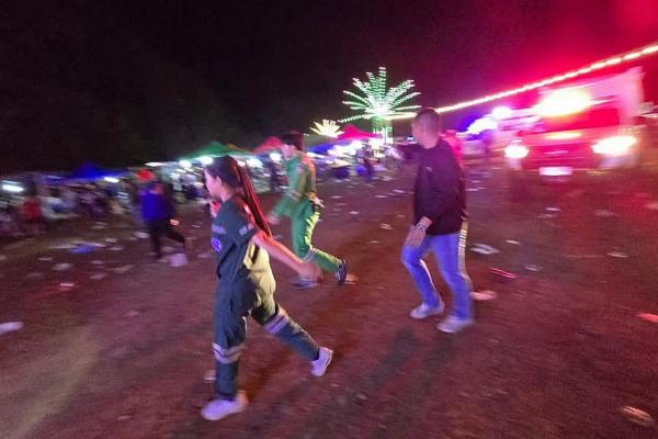 Un dispozitiv exploziv a fost aruncat în mulțime în timpul unui spectacol