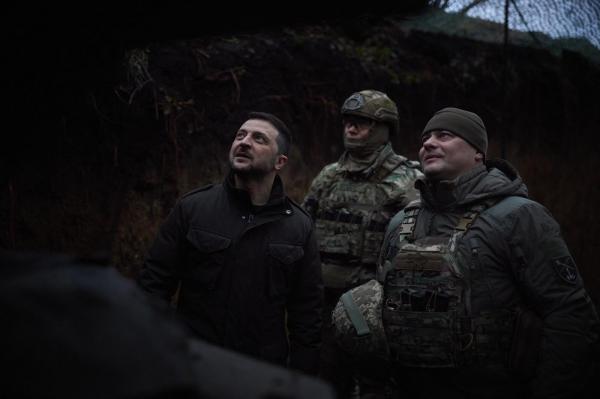 Zelenski cere aliaţilor noi sisteme antiaeriene