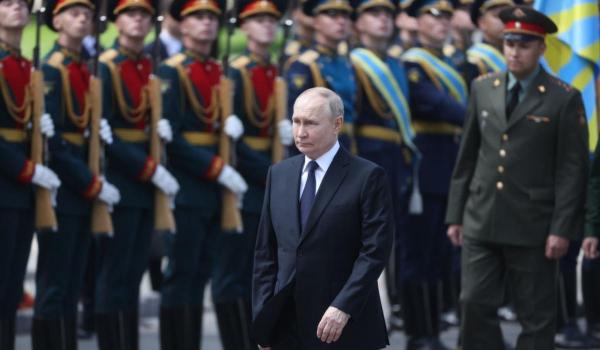 Vladimir Putin: Peste 400.000 de soldaţi s-au înrolat să lupte în Ucraina