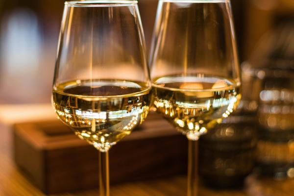 6 cocktail-uri care n-ar trebui să lipsească de la o petrecere de Revelion reușită