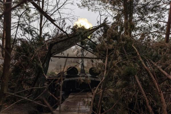 Zelenski cere armament partenerilor pentru a consolida unităţile din Doneţk, după ce trupele ruse au avansat pe front