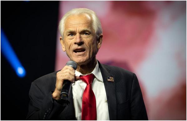 Donald Trump l-a numit din nou consilier pentru comerţ pe Peter Navarro. Făcuse închisoare după asaltul asupra Capitoliului