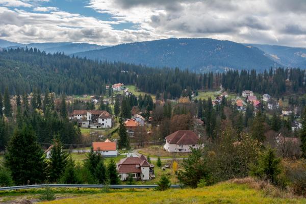 O staţiune din România introduce taxa de promovare. Cât vor plăti turiştii în plus pentru fiecare noapte de cazare