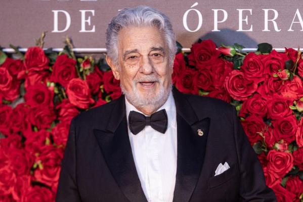 Cine este Plácido Domingo. De ce şi-a amânat marele tenor concertele de la Cluj-Napoca și București