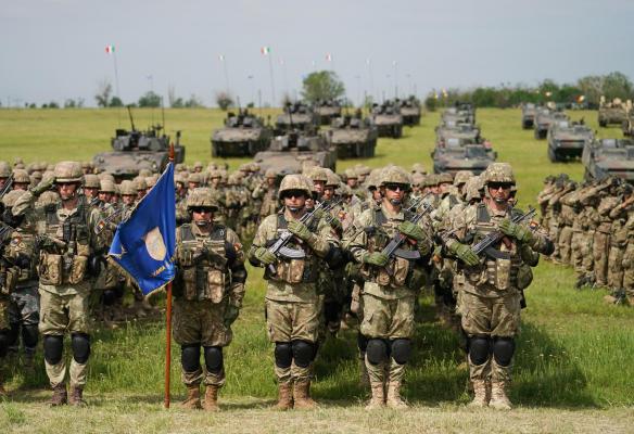 NATO va mări grupul de luptă din România până la 4000 de militari străini. Vom avea 50 de tancuri Leclerc şi obuziere Caesar