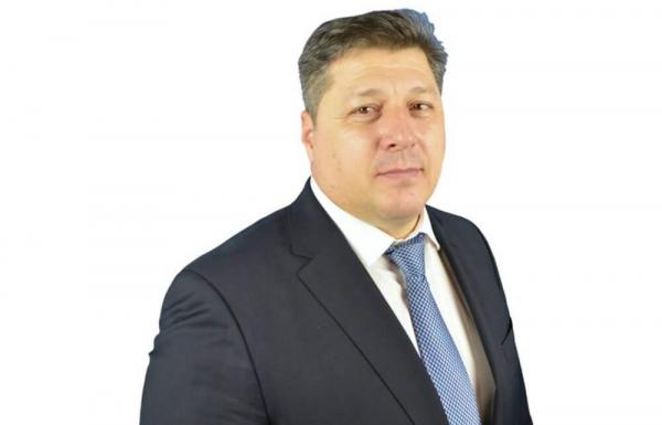 A efectuat peste 100 de plăţi în 6 ani