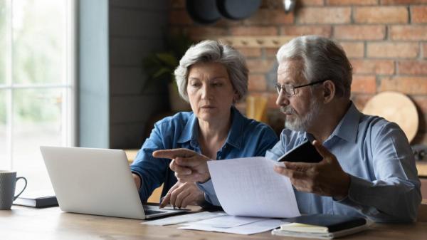 Calcul vârstă pensionare: Care e vârsta standard în România, stagiul minim de cotizare şi când poţi cere pensionarea anticipată