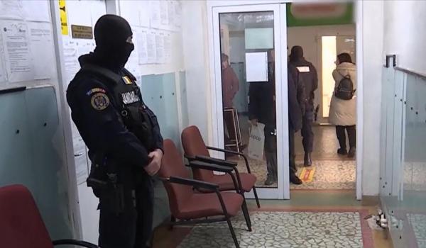Medic de la Spitalul de Psihiatrie Bălăceanca, prins în flagrant când lua mită. Primea bani şi bunuri în schimbul unor documente false