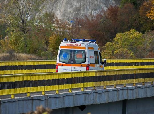 Muncitor mort pe un şantier, între A3 şi A7. Bărbatul ar fi căzut de la 8 metri înălţime, de pe o grindă