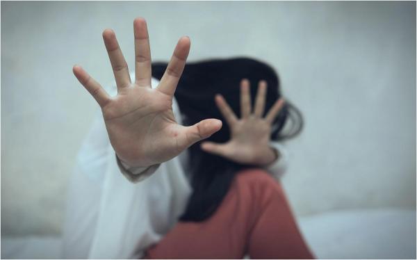 Caz revoltător în Austria. O copilă de 12 ani ar fi fost violată de 17 tineri, luni la rând. Mulți dintrei agresori sunt minori