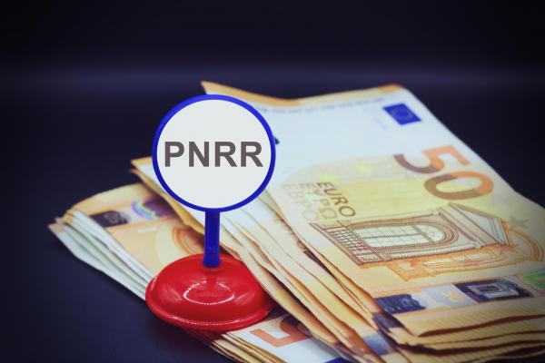 Cererea de plată 3 din PNRR, întârziată. Oficial european: Aveţi grijă! Suntem la o răscruce, 2024 va stabili eşecul sau succesul ţării