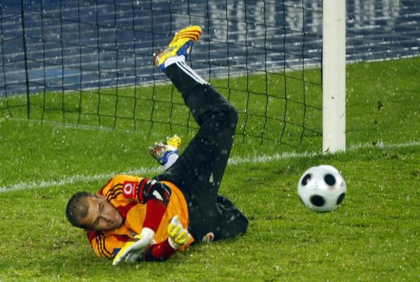 fostul portar Bogdan Lobonț