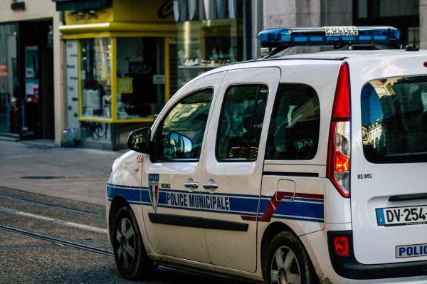 Româncă găsită pe o stradă din Franţa, dezbrăcată, plină de arsuri de ţigară şi cu capul spart. A povestit cu greu ororile la care a fost supusă