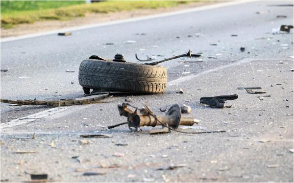 Condusă spre moarte de iubitul băut. O adolescentă de 16 ani și-a pierdut viața pe locul pasagerului, într-un accident cumplit, în Brăila