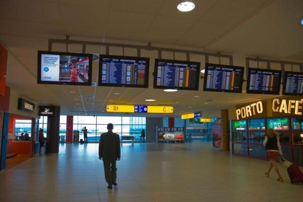 Primul infractor descoperit de poliţiştii români cu ajutorul aplicaţiei E-DAC, după intrarea în Schengen: un olandez, găsit în Galaţi