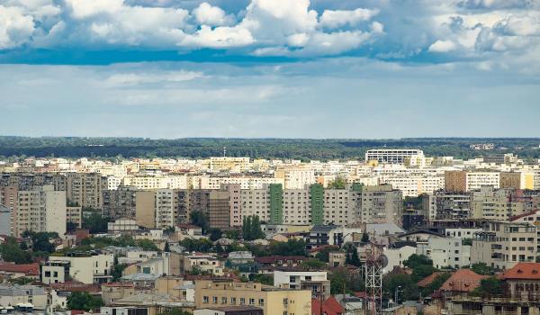 Prețurile apartamentelelor vechi cu trei camere, în scădere în șase zone din Capitală. Care este cel mai ieftin cartier