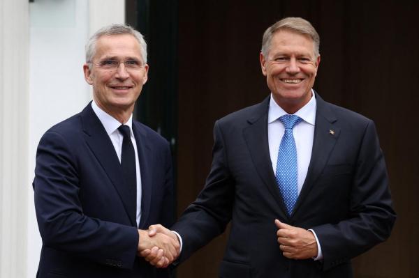 Jens Stoltenberg îl laudă pe Klaus Iohannis pentru ajutorul oferit Ucrainei: "România e esenţială pentru apărarea flancului estic al NATO"