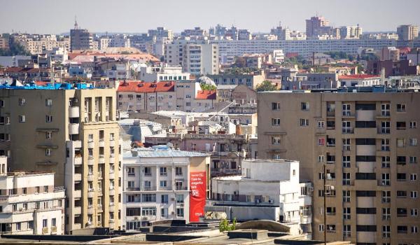 Aproape jumătate de Capitală, fără apă caldă din cauza unei avarii majore. ELCEN estimează că alimentarea va reveni la normal până la noapte