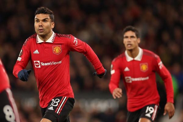 Casemiro şi Raphael Varane ar putea să o părăsească pe Manchester United în vara acestui an