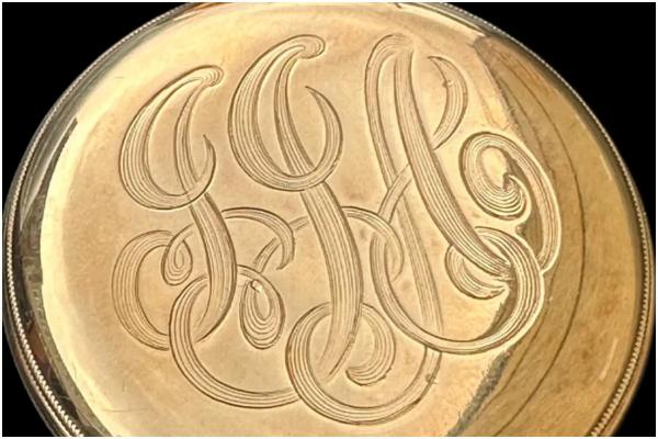 Un ceas placat cu aur, care i-a aparţinut celui mai bogat pasager de pe Titanic, a fost scos la licitaţie. Cât costă