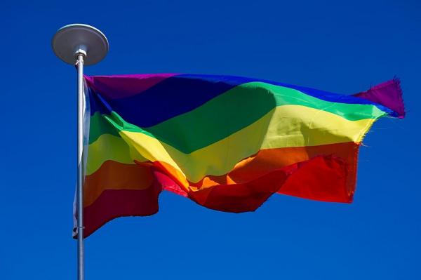 Irak adoptă o nouă lege dură anti-LGBT. Până la 15 ani de închisoare pentru homosexuali şi pentru bărbaţii "prea efeminaţi"