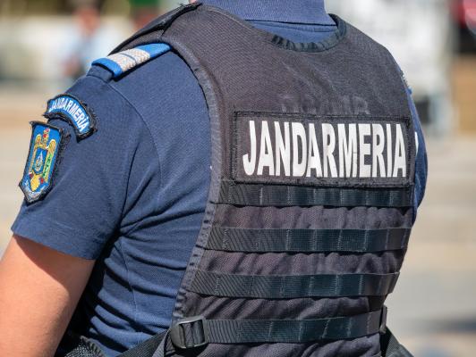 Fals jandarm, demascat în Mureş. Cum se folosea bărbatul de pretinsa meserie ca să facă rost de bani