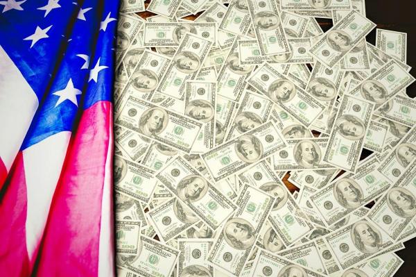 Leul românesc câştigă teren masiv în raport cu dolarul american