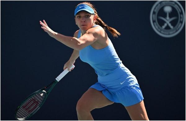 Simona Halep s-a retras în primul tur la Trophee Clarins. A câștigat primul set cu Kessler însă nu a mai putut continua din cauza problemelor la genunchi