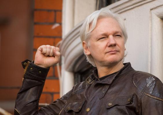 Victorie pentru Julian Assange în procesul împotriva extrădării în SUA. Fondatorul WIkiLeaks are voie să facă un nou apel