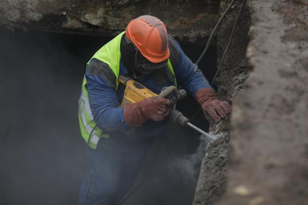 Peste 700 de blocuri din Capitală, fără apă caldă. Lucrări de reparaţii la reţeaua de termoficare în 4 sectoare