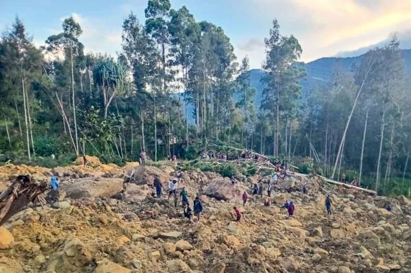 Peste 100 de oameni, îngropaţi de vii în timp ce dormeau. Tragedie în Papua Noua Guinee, unde o alunecare de teren a făcut prăpăd în miez de noapte