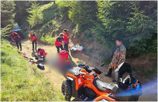 Bărbat de 58 de ani, strivit de ATV în Sibiu. A murit după ce s-a răsturnat pe un drum din pădure și a rămas prins sub vehicul