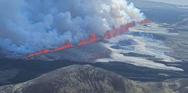 Noi evacuări după seria de erupţii vulcanice din Islanda