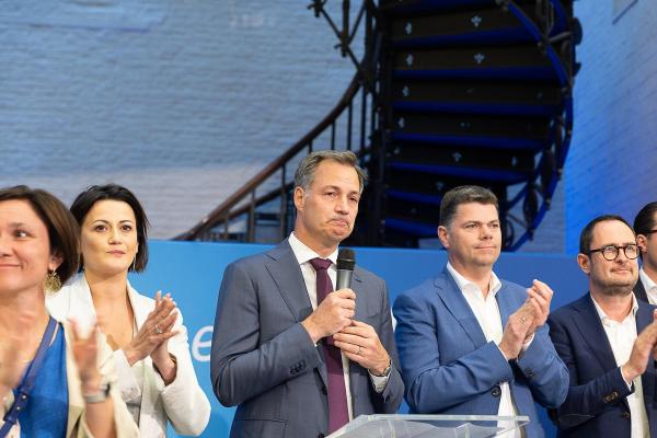 Premierul Belgiei şi-a anunţat demisia. Alexander De Croo nu şi-a putut stăpâni lacrimile când a anunţat eşecul partidului: "Am pierdut!"