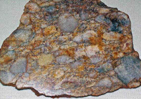 Dovezi ale primelor ploi căzute pe Pământ, găsite în cristalele primordiale