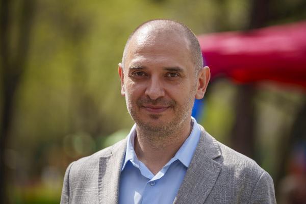 Radu Mihaiu anunță că se renumără voturile la o secție din Sectorul 2. A depus plângere penală împotriva Biroului Electoral