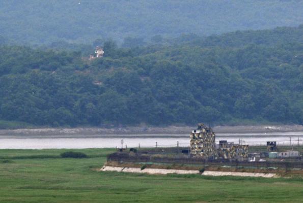 Al treilea incident în peninsula coreeană. Coreea de Sud a tras focuri de avertisment după ce soldaţi nord-coreeni au trecut din nou graniţa