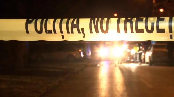 Accident şocant pe un drum din Brăila. Un băiat de 17 ani a murit pe loc, după ce s-a înfipt cu motocicleta într-un microbuz