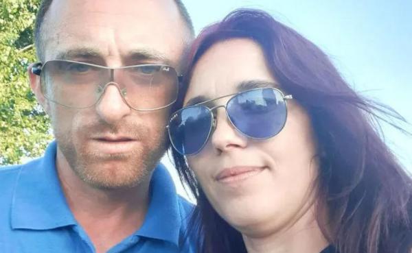 "Am făcut dragoste și am adormit. Când m-am trezit, am găsit un mesaj". Ana Maria a plecat în toiul nopţii de lângă soţul ei ca să îşi ia viaţa într-o pădure din Iaşi