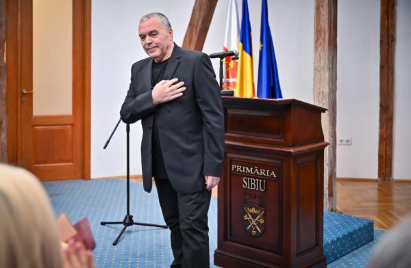 Actorul Constantin Chiriac, preşedintele FITS, internat în spital. I s-a făcut rău în timpul unei ceremoii de premiere