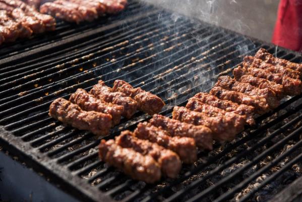 Cât costă un mic la o autoservire din Eforie Nord