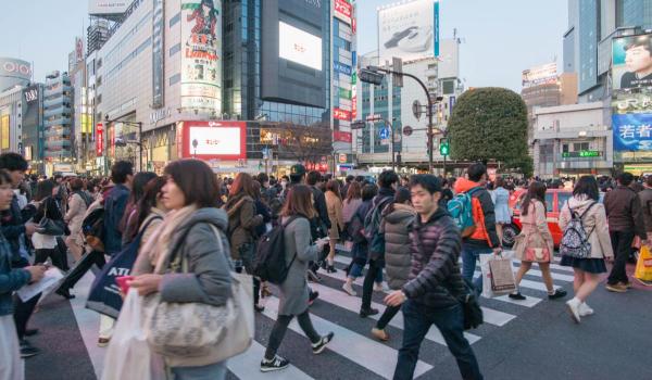 Măsuri disperate în Japonia. Guvernul a lansat o aplicație de dating pentru a rezolva criza natalităţii