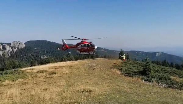 Turist mort în zona Şaua Tigăilor din Muncii Ciucaş, după ce a făcut infarct. Câţiva martori au încercat să-i ofere primul ajutor