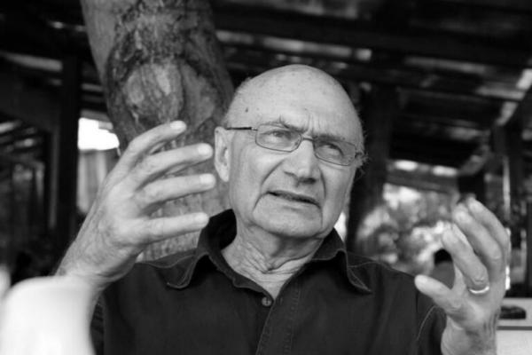 Legendarul antrenor Jackie Ionescu a murit la 88 de ani. A câştigat Cupa României cu Poli Timişoara în 1980